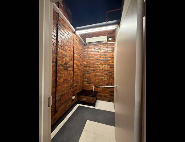 99M² BUILDING TO LET IN CAPE TOWN CITY CENTRE